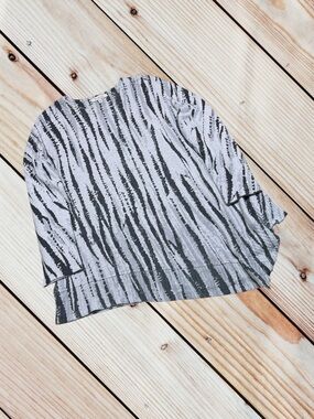 Jess & Jane M grey black asymmetrical hem knit tunic